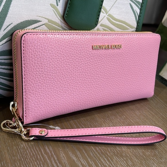 MICHAEL KORS JST
Leather Continental Wristlet Phone Case Wallet
Carnation
NWT - Picture 7 of 16